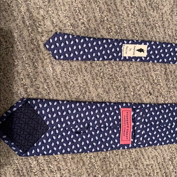 Vineyard Vines Tie - Picture 3 of 3